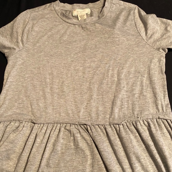 Gray top - Picture 1 of 1